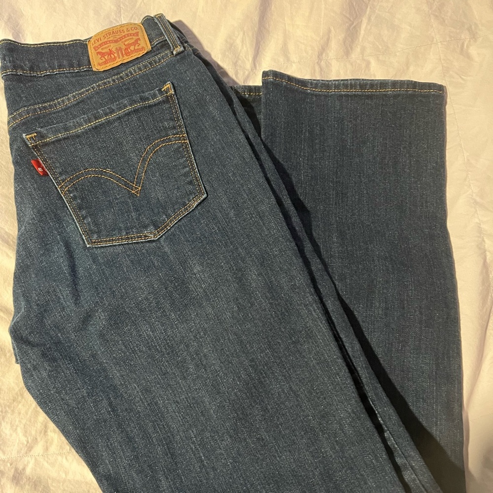 Levis straight leg- size 6